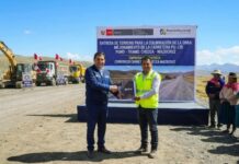 Puno: MTC formaliza contrato y entrega terreno para culminar carretera Checa-Mazocruz